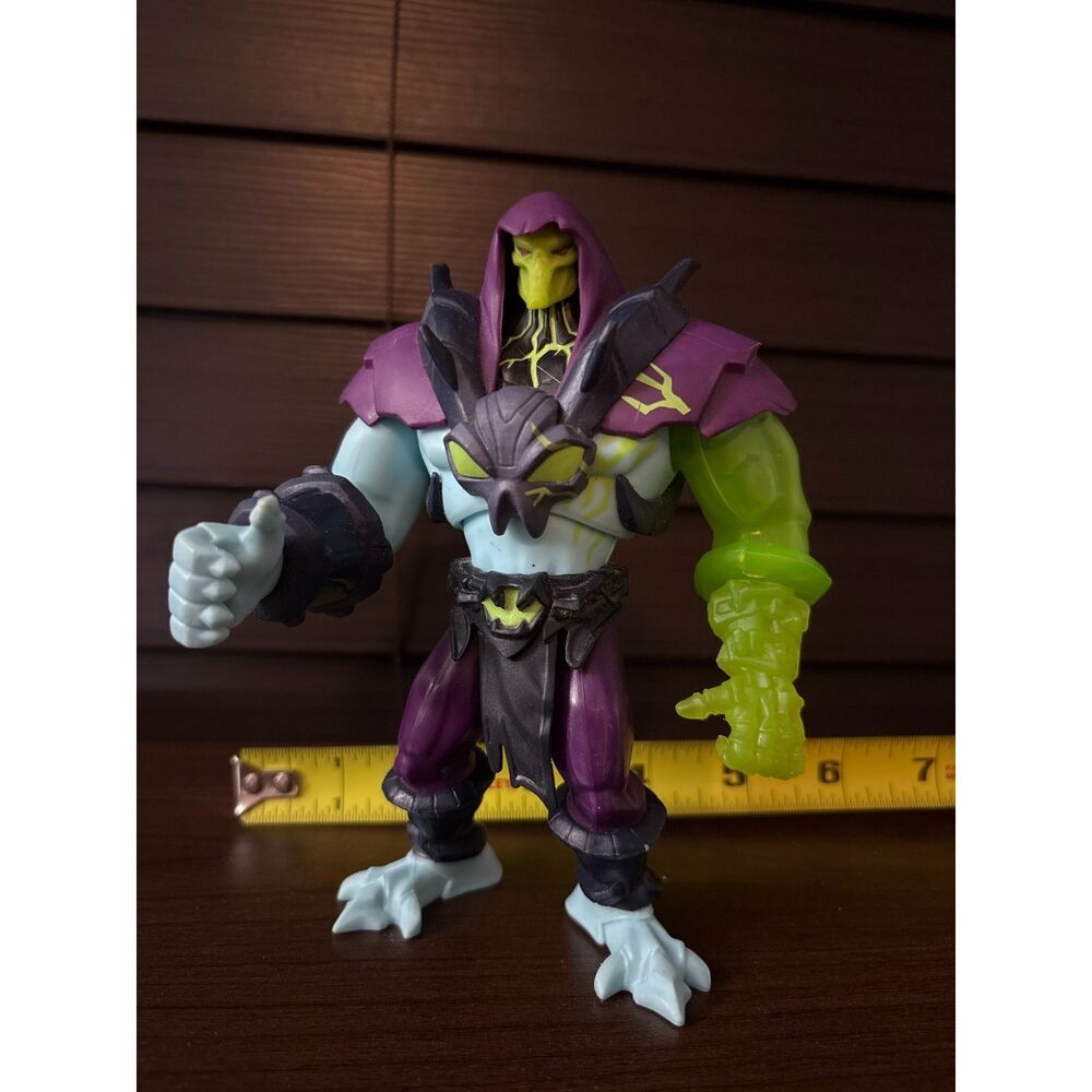Title: Vintage Masters of the Universe Skeletor Action Figure